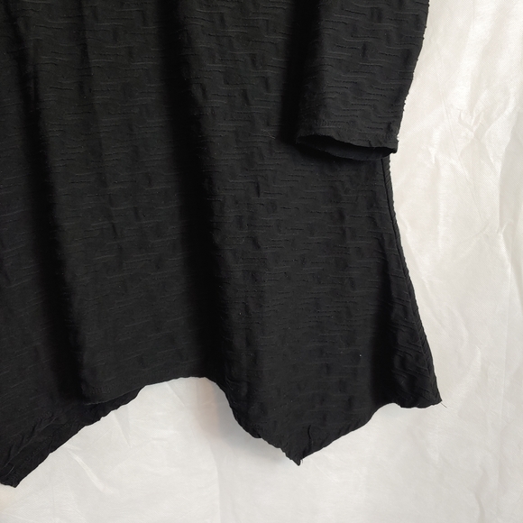 Thomas & Olivia asymetric hem black plus Size Top 1XL - Picture 8 of 10